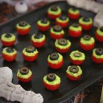 Halloween Eyeballs, halloween eyeball snacks, halloween party food eyeballs, edible eyeball recipes halloween, halloween party snacks, healthy halloween snacks