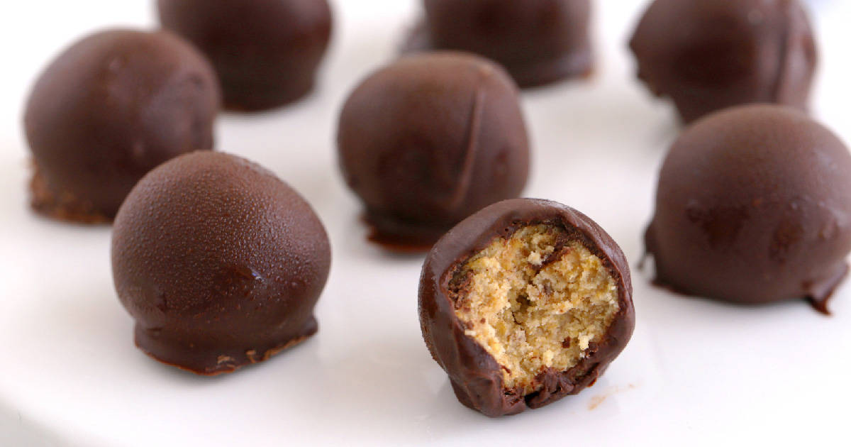 Chocolate Dipped Pumpkin Pie Truffles | Clean Holiday Treat