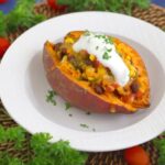 Taco Stuffed Sweet Potatoes, how to cook a sweet potato in the microwave, how to microwave a sweet potato, healthy stuffed sweet potatoes, how to bake a potato in the microwave, stuffed sweet potato recipe vegetarian