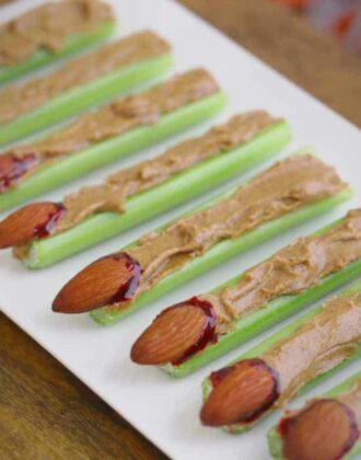 witch fingers halloween treats, spooky witches fingers, witch finger halloween food, witches fingers vegetable, healthy halloween snacks, kids halloween snacks