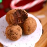 Easy Chocolate Truffles Recipe, how to make chocolate truffles, vegan truffles, paleo truffles, low carb truffles, 2 ingredient chocolate truffles
