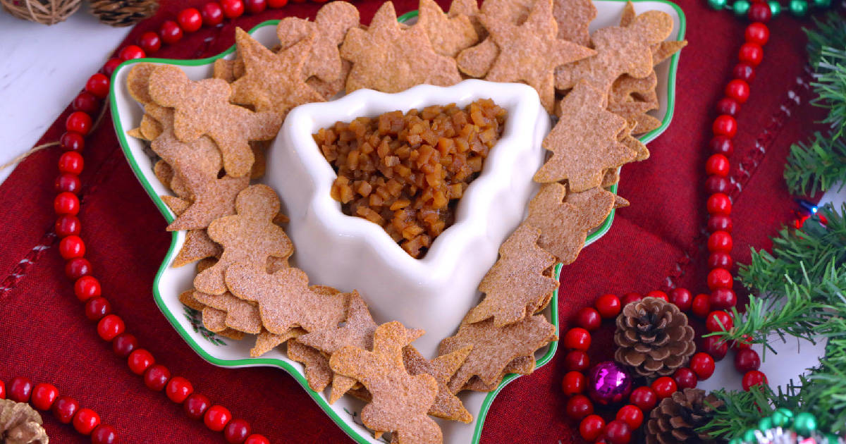 Sweet Apple Pie Dip with Cinnamon Chips - Mind Over Munch