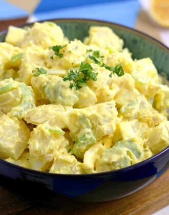Healthy Potato Salad Recipe with Avocado Oil Mayo, how to make potato salad, potato salad with egg, avocado oil mayo recipe, healthy homemade mayonnaise, meal prep lunch ideas, cold lunch ideas