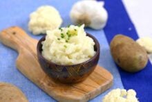 How to Make Cauliflower Mashed Potatoes, cauliflower mashed potatoes recipe, cauliflower and potato mash, easy healthy dinner recipes, healthy dinner side dishes, vegetable side dishes, cheap meal prep