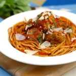 Easy instant pot spaghetti and meatballs, instant pot pasta, instant pot meatballs, best instant pot recipes, healthy instant pot recipes, spaghetti instant pot, instant pot spaghetti recipe, instant pot spaghetti meatballs, cooking spaghetti in instant pot