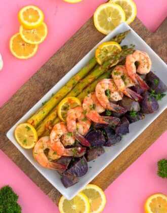 Sheet pan shrimp and asparagus, shrimp sheet pan dinner, lemon garlic shrimp, sheet pan recipes, healthy shrimp dinner, shrimp and vegetables, healthy dinners for two, easy baked shrimp, simple shrimp recipes, healthy one pan meals, quick healthy dinner