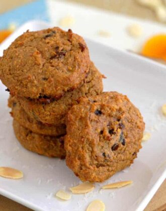 Grain Free Paleo Breakfast Cookies, paleo oatmeal cookies, paleo breakfast cookies, almond flour breakfast cookies, coconut flour breakfast cookies , paleo oatmeal raisin cookies, healthy breakfast ideas, breakfast meal prep, freezer breakfast cookies, breakfast freezer meals