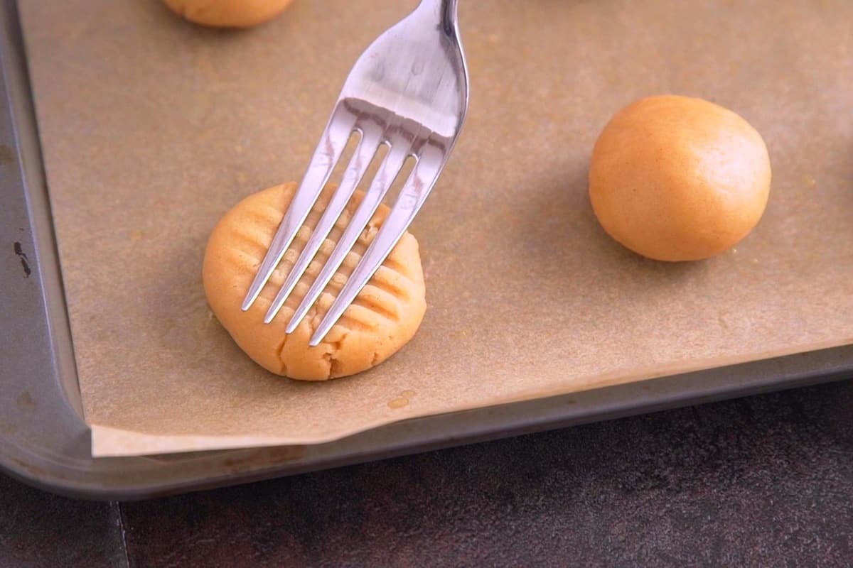 Eggless Peanut Butter Cookies Mind Over Munch