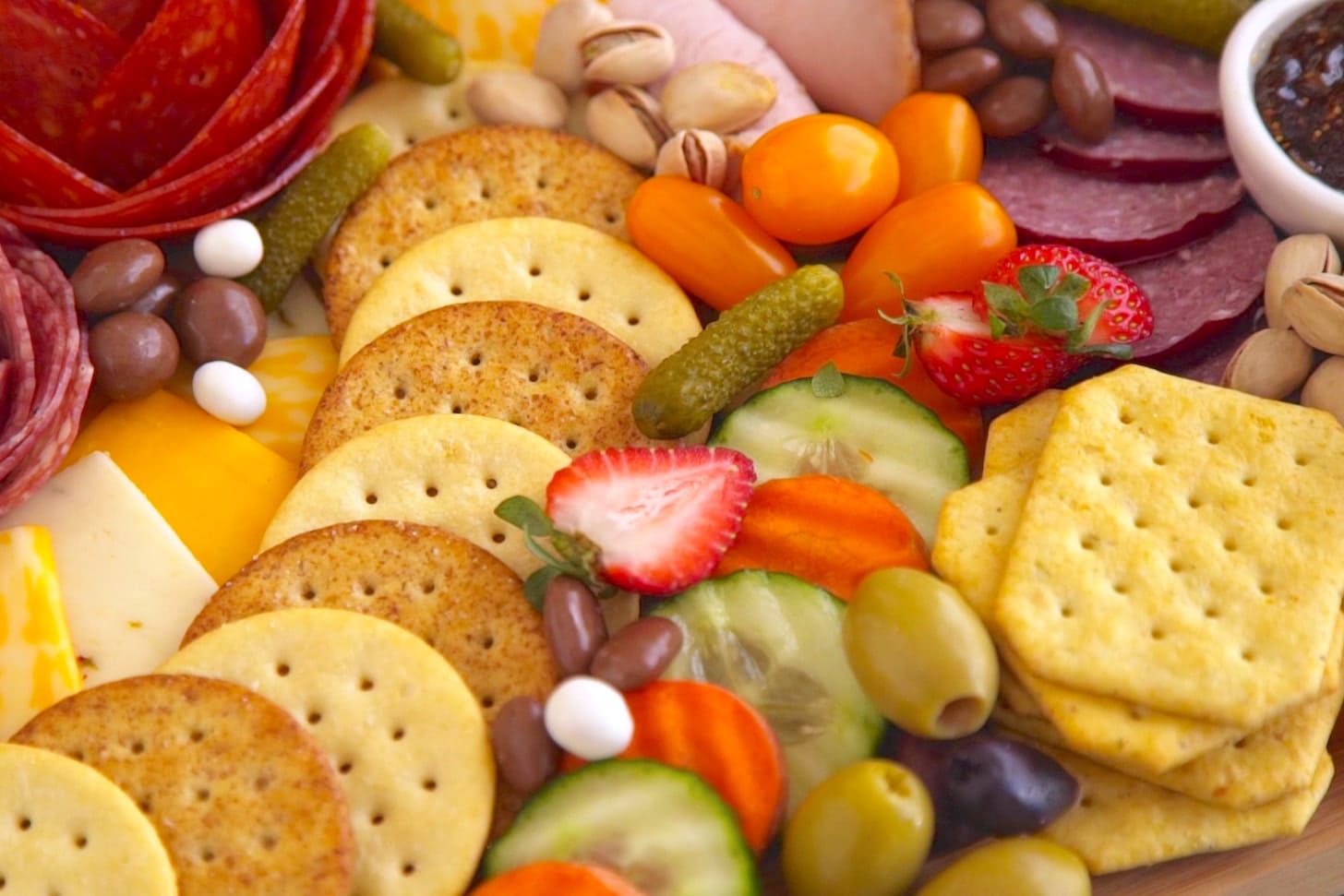 How to Make the Ultimate Charcuterie Board Mind Over Munch